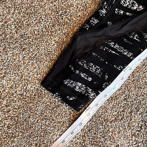 Lululemon Inspire Tight II Graf Black White.  Size 4 - Picture 5 of 6